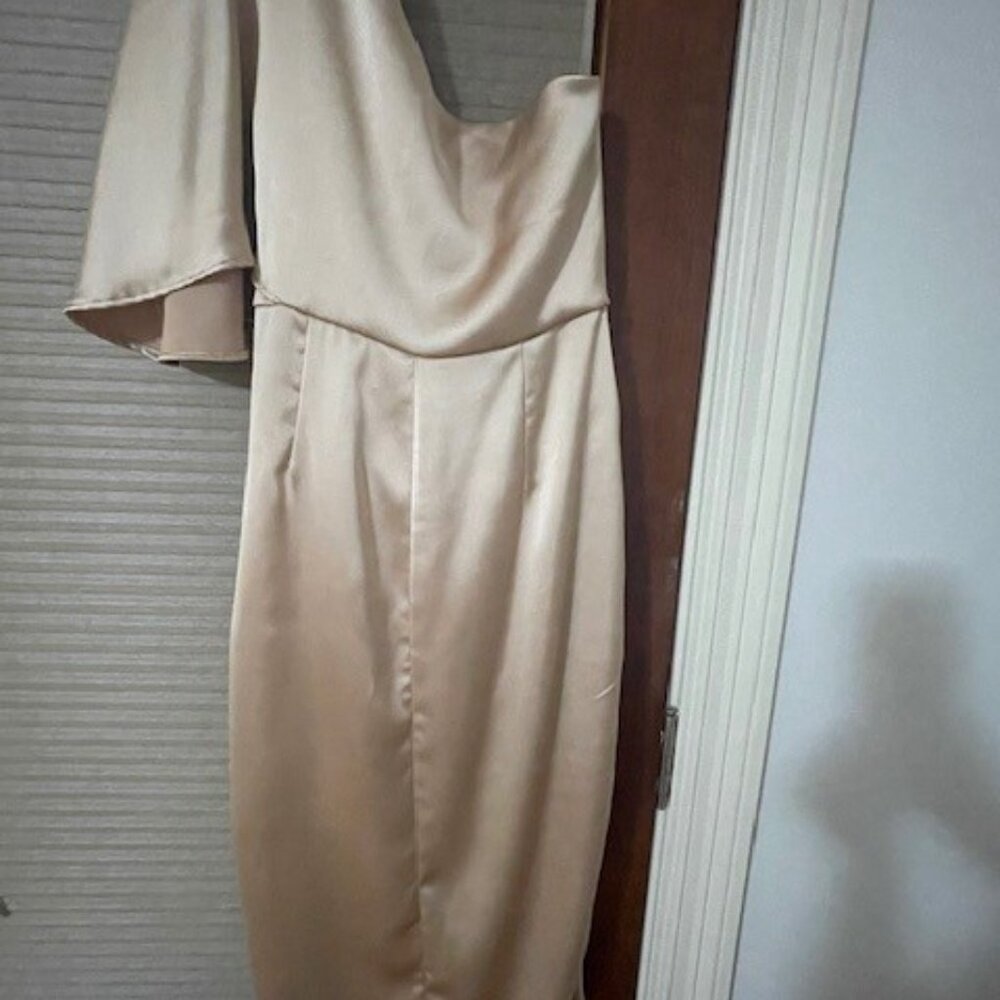 Boutique Special Occasion Dress- Perfect for Weddings & Events - Picture 3 of 4
